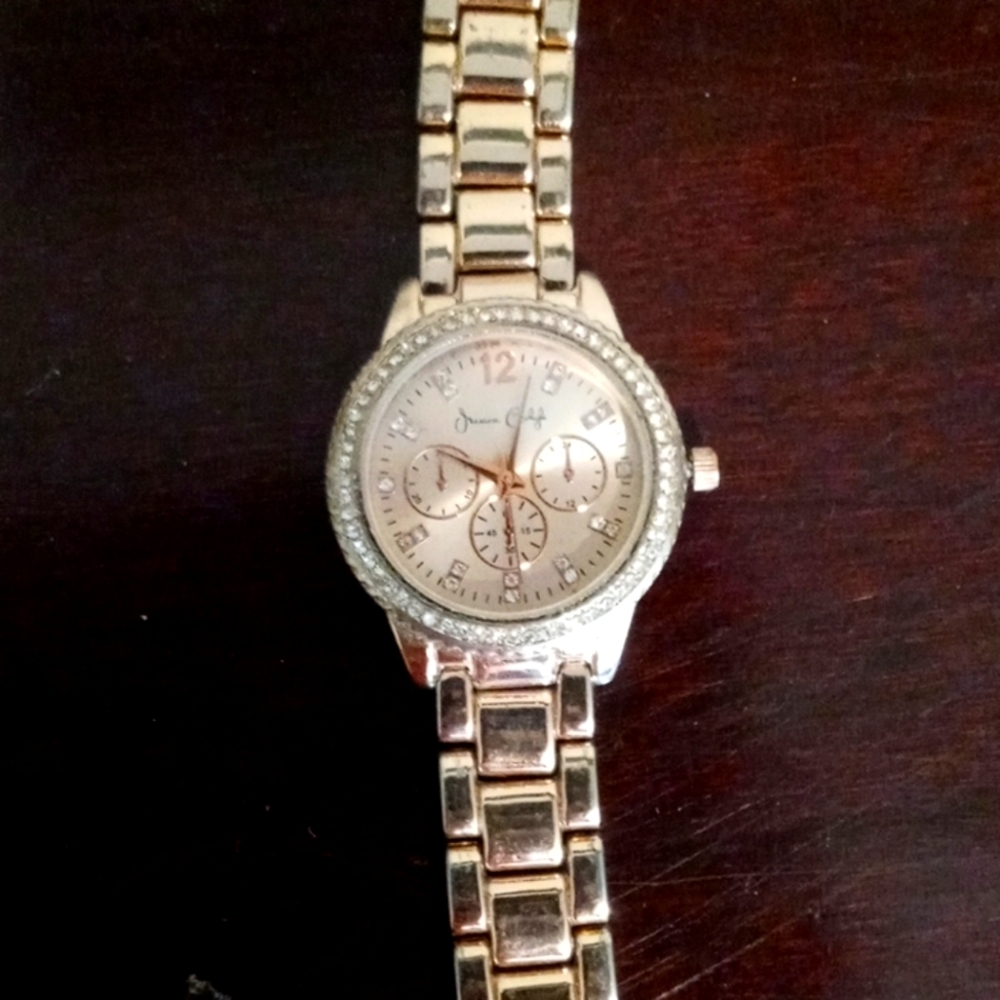 Jessica Carlyle gold watch